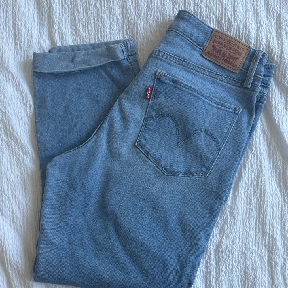 Levi's Light Blue Denim Capris